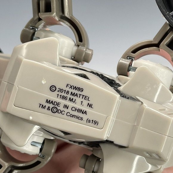 2018 Mattel DC Comics Batman Transforming Batcycle Motorcycle - Picture 4 of 4